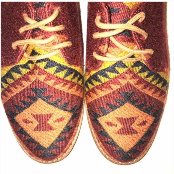 Steve Madden Jazie Aztec Tapestry Colorful Oxfords Shoes Lace up Flats Size 6.5 - Picture 5 of 11